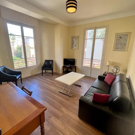 Appartement Avec Terrasse En Plein Coeur De A Deux Pas De La ! *